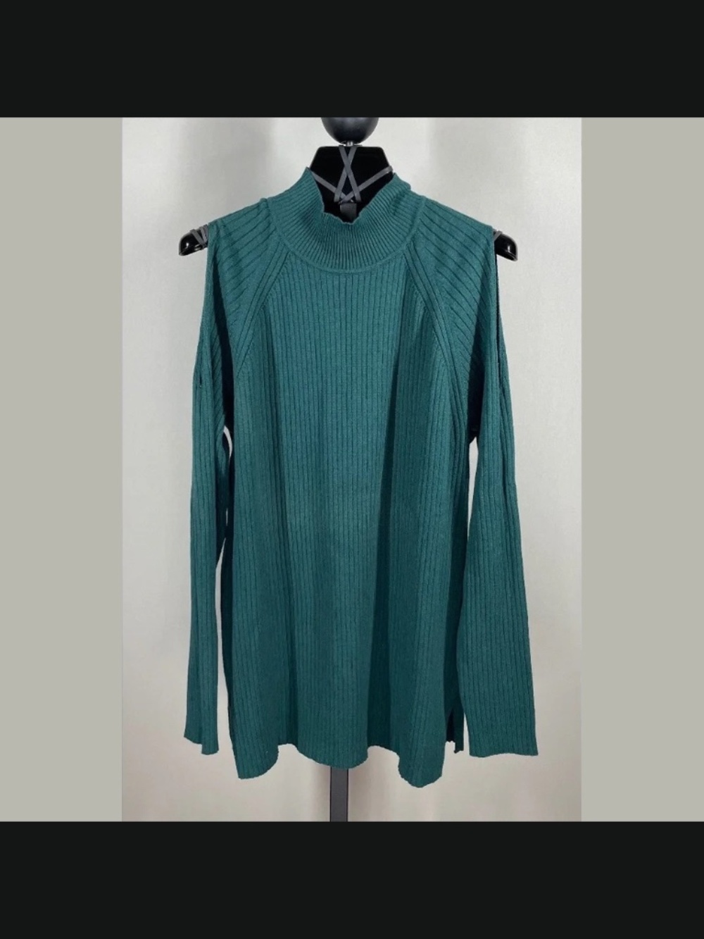 NEW Chicos Sweater Womens Medium green knit pull over cold shoulder casual